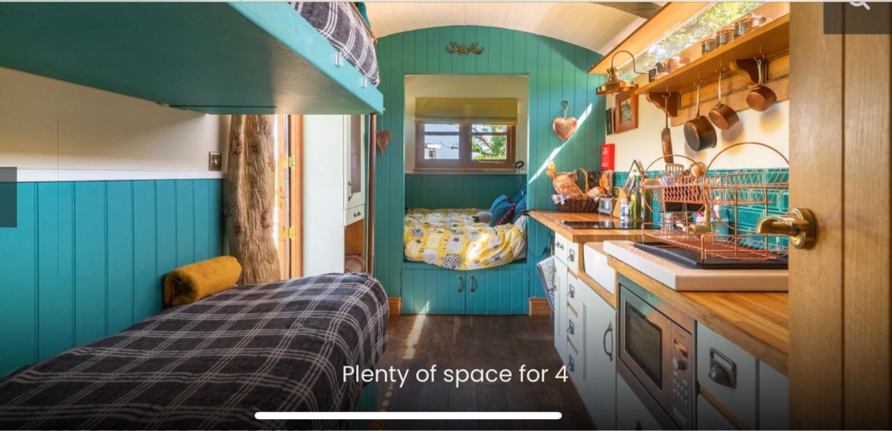 Shepherds Hut With Scandinavian Hot Tub And Hydromassager Sway 外观 照片
