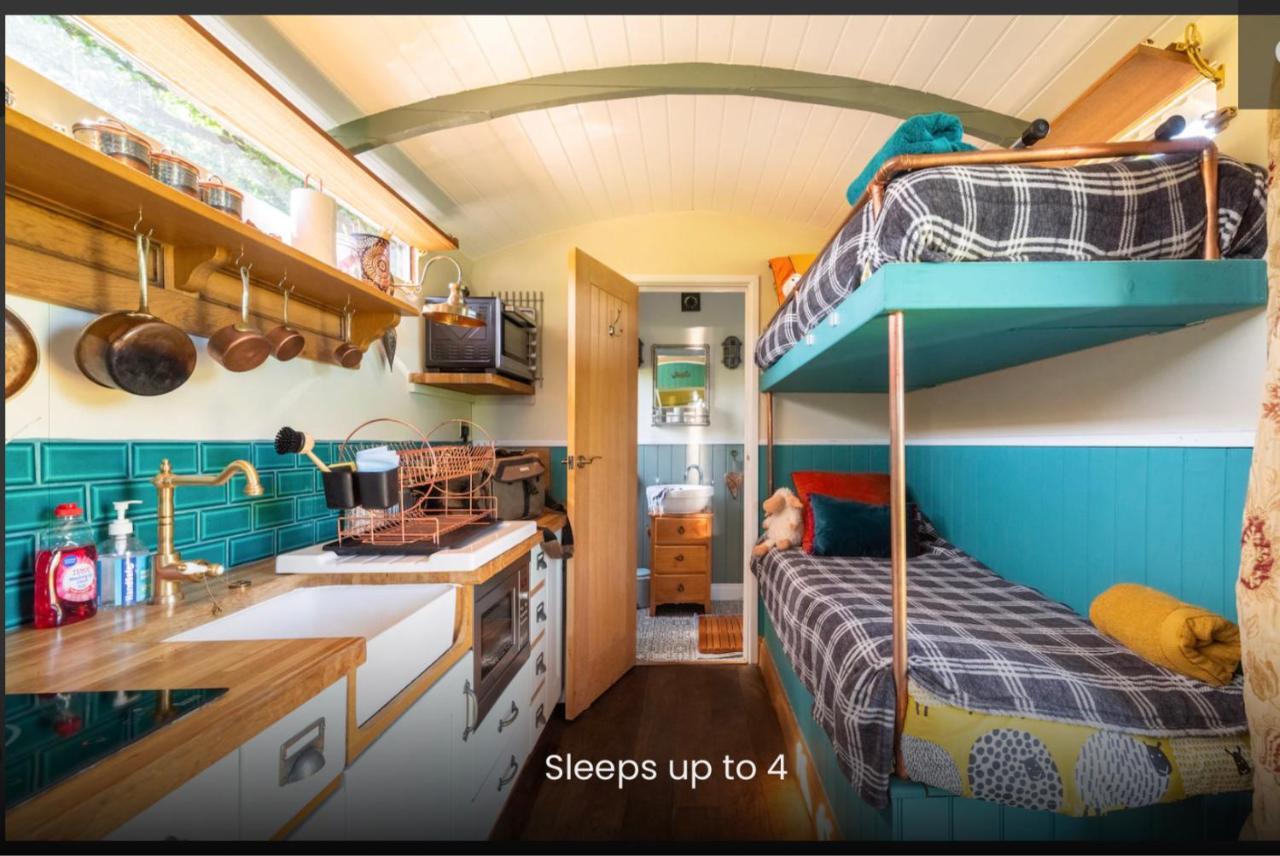 Shepherds Hut With Scandinavian Hot Tub And Hydromassager Sway 外观 照片